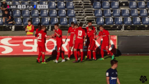 Нарва празднует гол