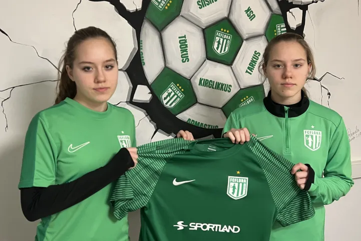 Арина и Дарья Узюкины